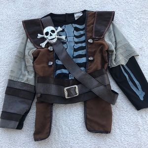 Boys Pirates Costume 2-Piece Size 5/6